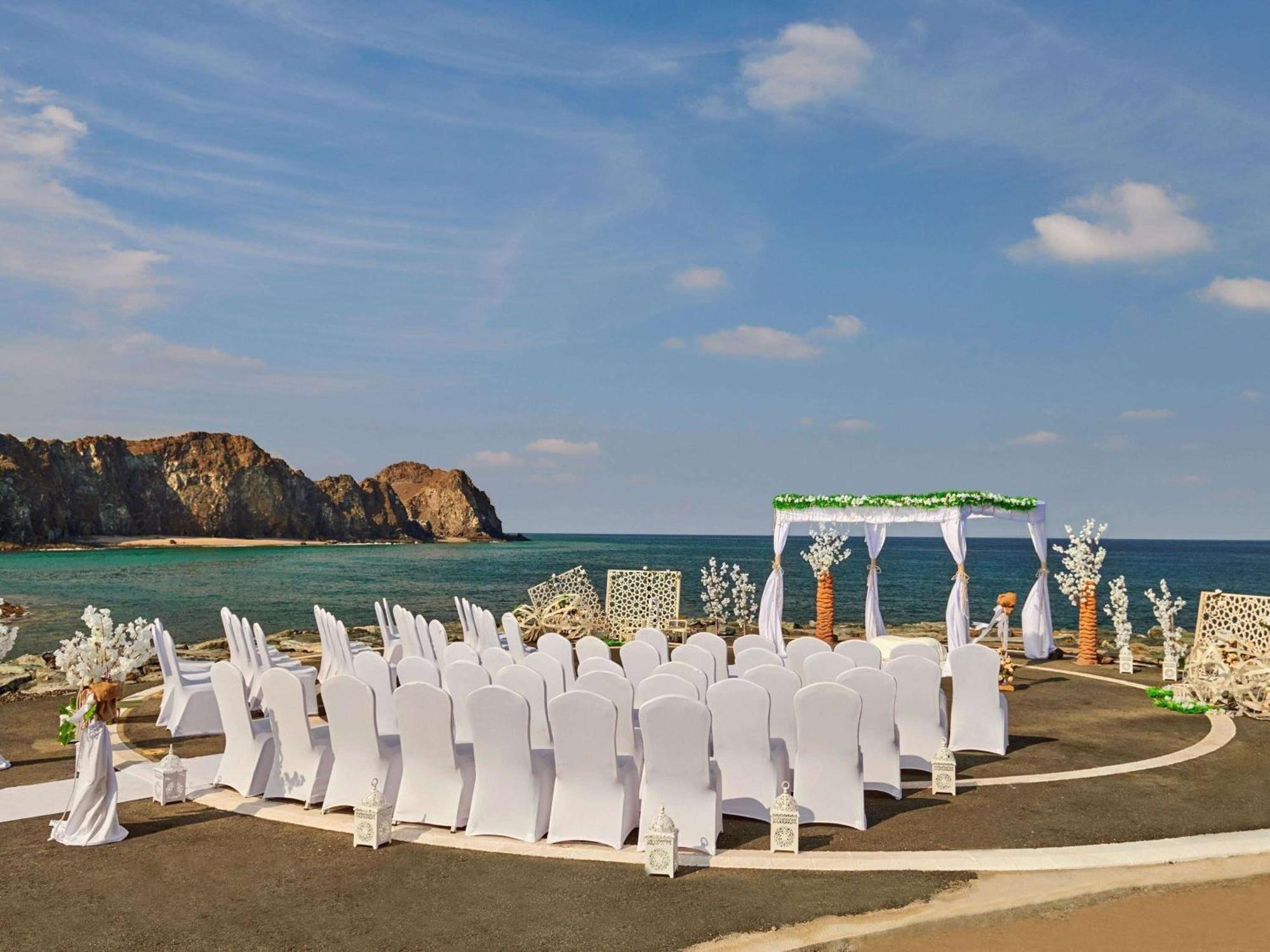 Fairmont Fujairah Beach Resort Dibba Exterior foto Wedding venue at the resort